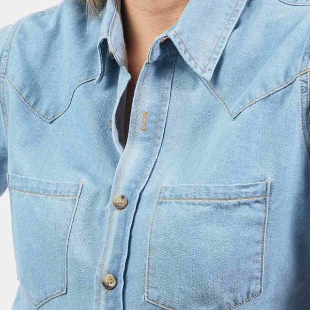 Denim: indispensável no guarda-roupa da Mulher # As Dicas da Natacha - Denim Presente em praticamente todas as coleções de roupa, é um item indispensável no guarda-roupa de qualquer pessoa. #DENIM Versátil O denim é um tecido resistente e durável, perfeit