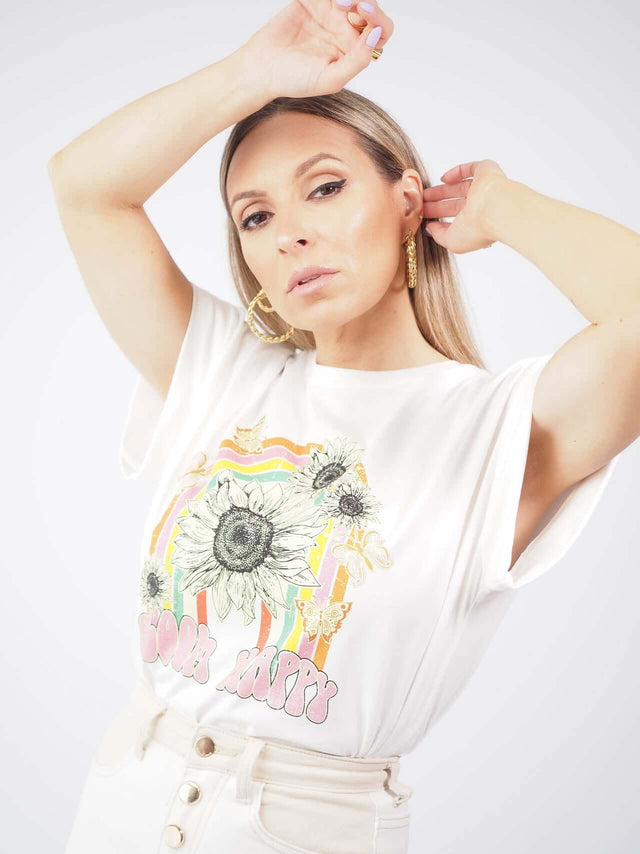 T-Shirts - # As dicas da Natacha - A t-shirt é a peça mais versátil e confortável no guarda-roupa feminino. #ESTAMPADAS Divertidas e Descontraídas As t-shirts estampadas são as t-shirts do momento! Elas são perfeitas para adicionar um toque divertido e de
