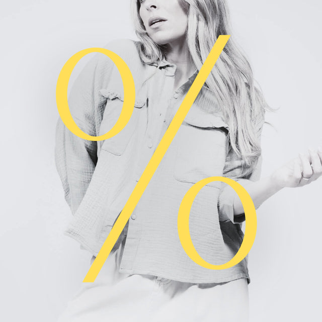 Uma vasta seleção de camisas, blusas e tops a preços baixos. Estampadas ou lisas, compridas ou curtas.