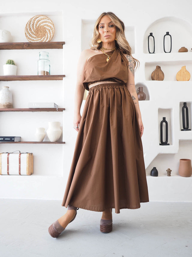Descobre as últimas tendências de moda feminina — estilo renovado, elegância garantida!