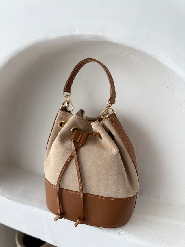 Bucket Bag em Pele