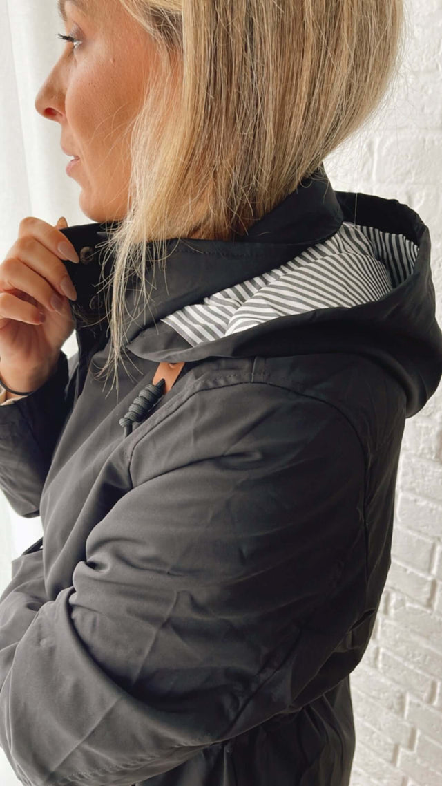 ADJUSTABLE PARKA WITH HOOD