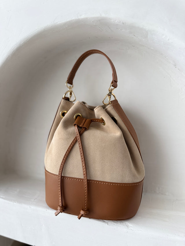 Bucket Bag em Pele