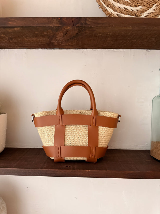 Mini Tote em Ráfia