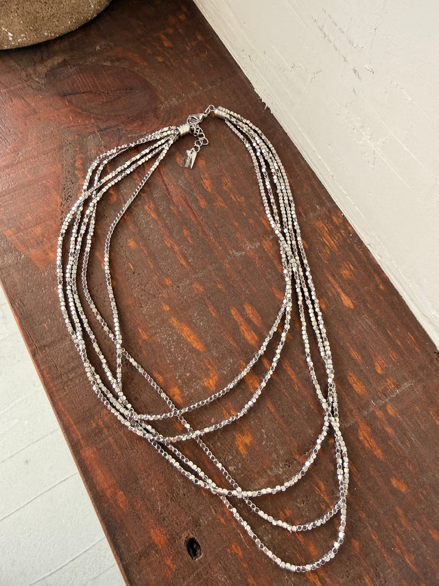 Collier multi-brins