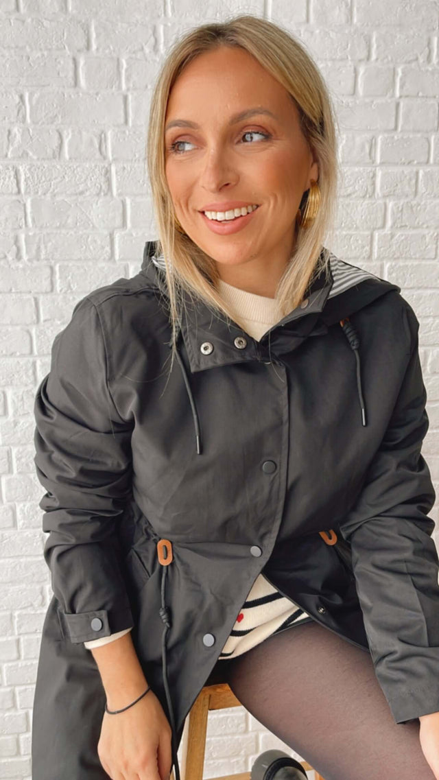 ADJUSTABLE PARKA WITH HOOD