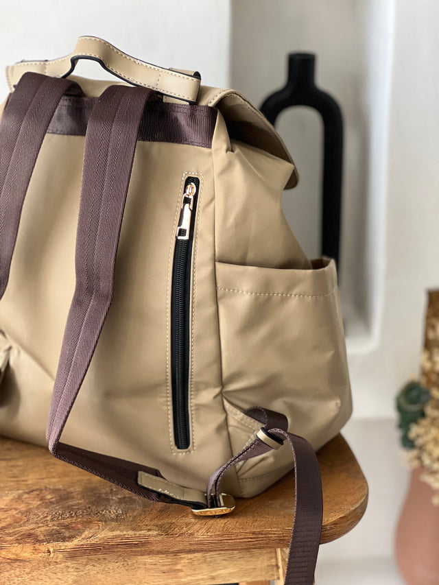 Mochila em Nylon Multi-bolsos