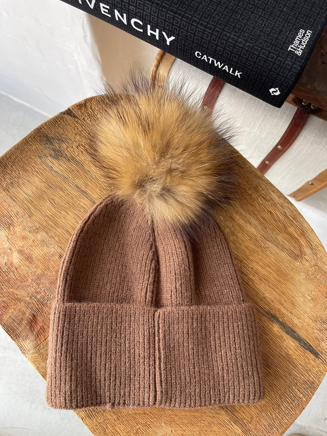Gorro de Malha Com Pompom