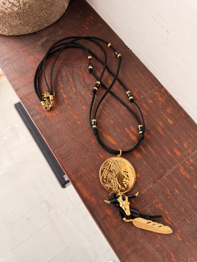 Collier indien avec cordon