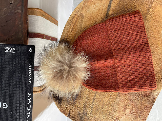 Gorro de Malha Com Pompom