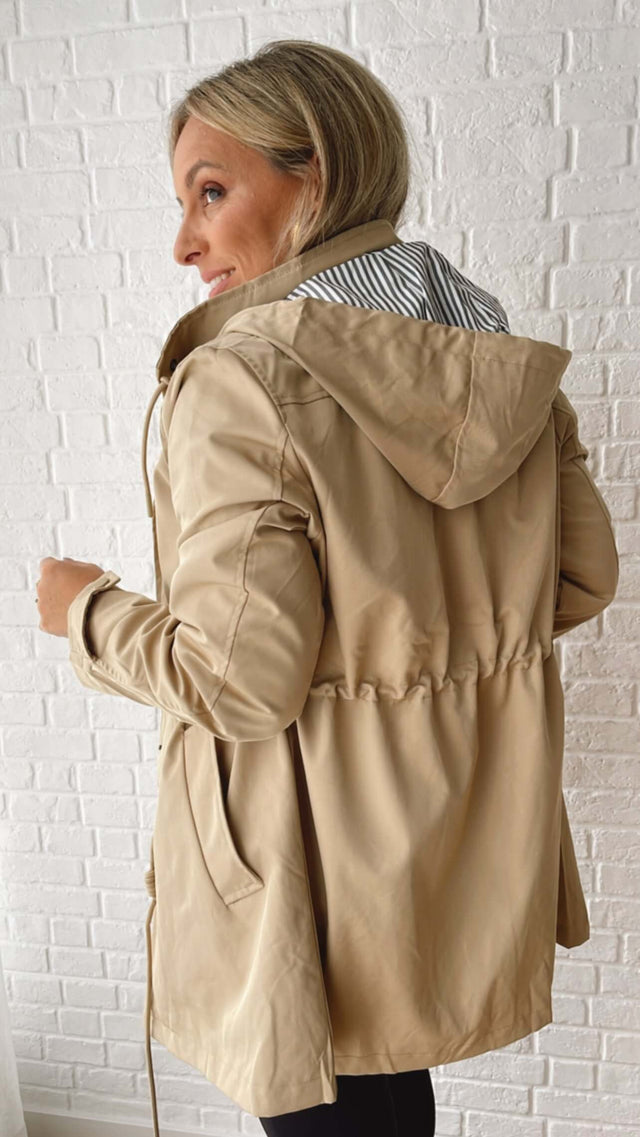 ADJUSTABLE PARKA WITH HOOD