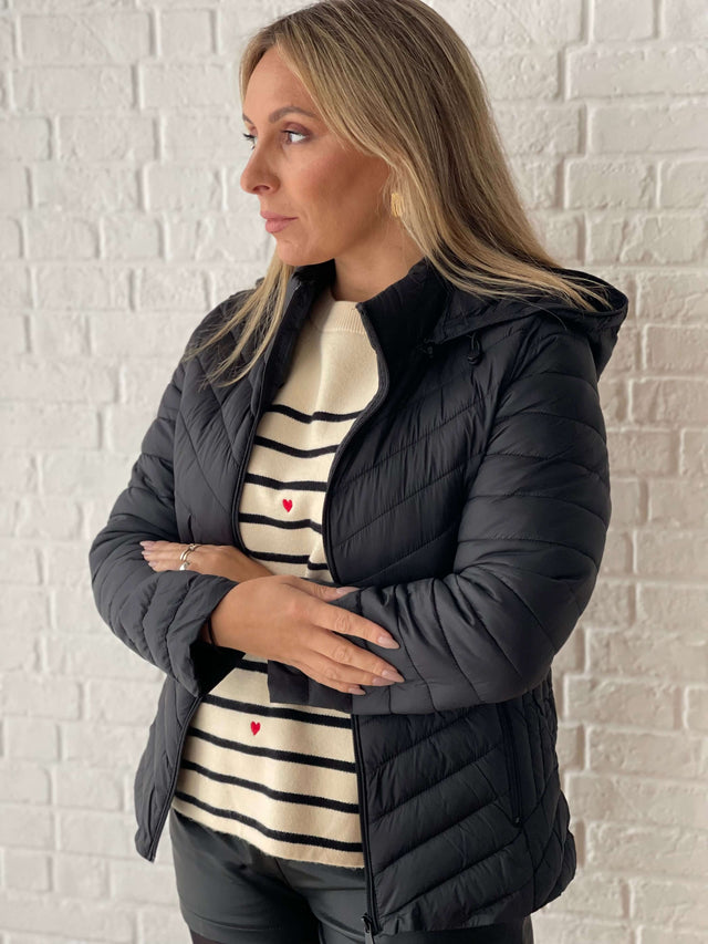Blusão Moda Black Peach: A Peça Must-Have para Mulheres Modernas