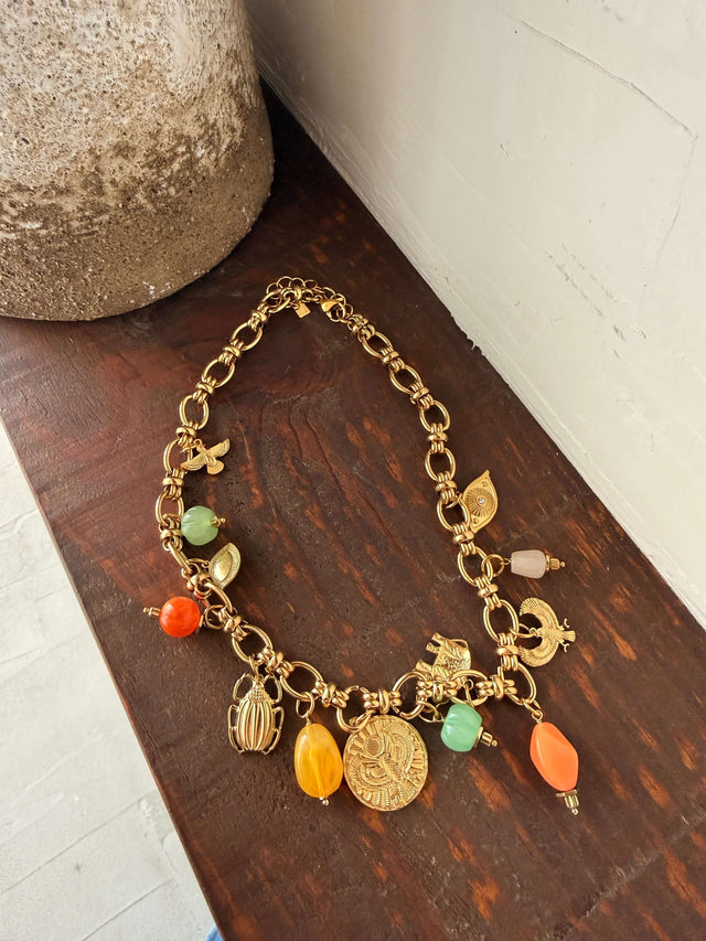 Collier avec pendentifs