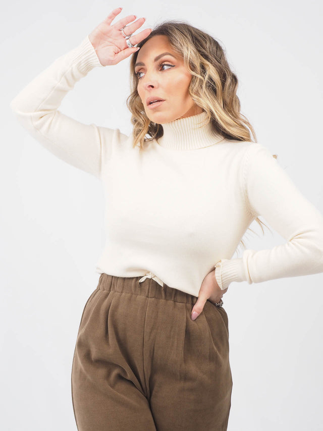 Pull basique en tricot avec col