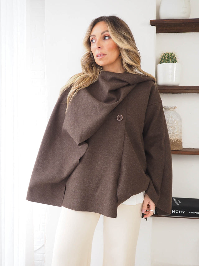 Capa de Fazenda Com Cachecol