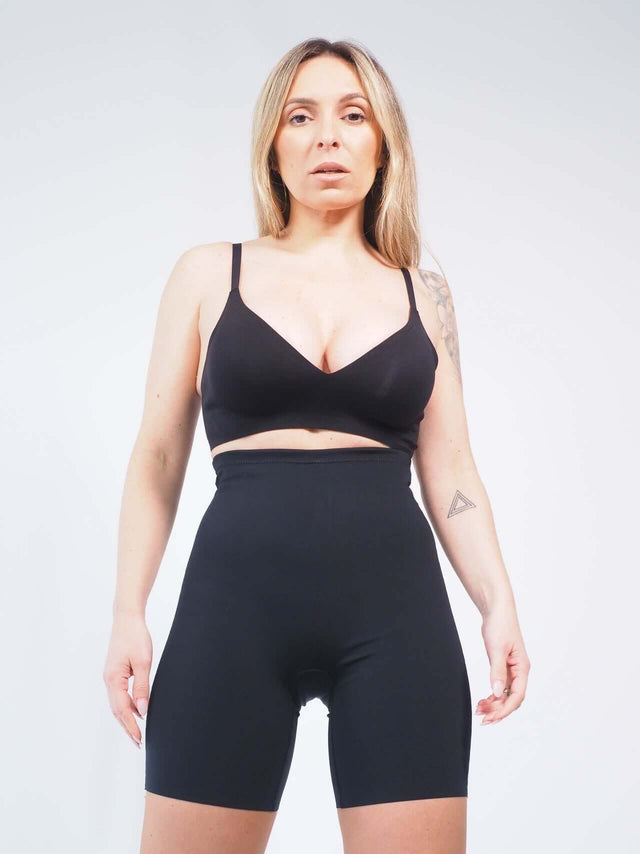 ROUPA INTERIOR: CALÇÕES MODELADORES CINTURA ALTA SILICONE - Black Peach: 12.00 € | Cor / Color: preto, begeclaro, begeescuro | Tamanho / Size: M/L, XL/XXL, XXXL - Black Peach® - Primavera Verão 2024