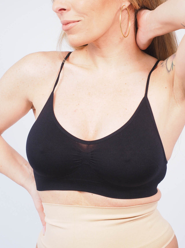 ROUPA INTERIOR: SOUTIEN TRIANGULAR SEM ARO - Black Peach: 5.00 € | Cor / Color: preto, bege, branco | Tamanho / Size: S/M, M/L - Black Peach® - Primavera Verão 2024