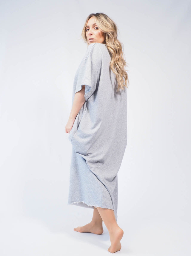 Vestidos: Vestido Básico felpa Mulher - Black Peach: 45.00 € | Cor / Color: cinzento, camel | Tamanho / Size: TU - Black Peach® - Primavera Verão 2024