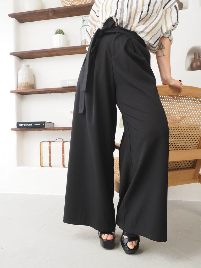 Pantalon plissé avec noeud