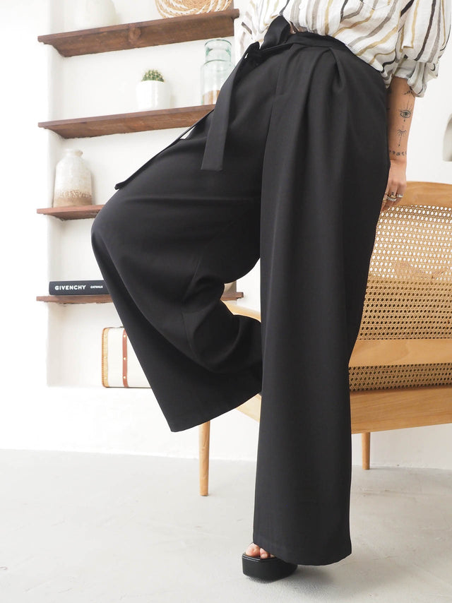 Pantalon plissé avec noeud