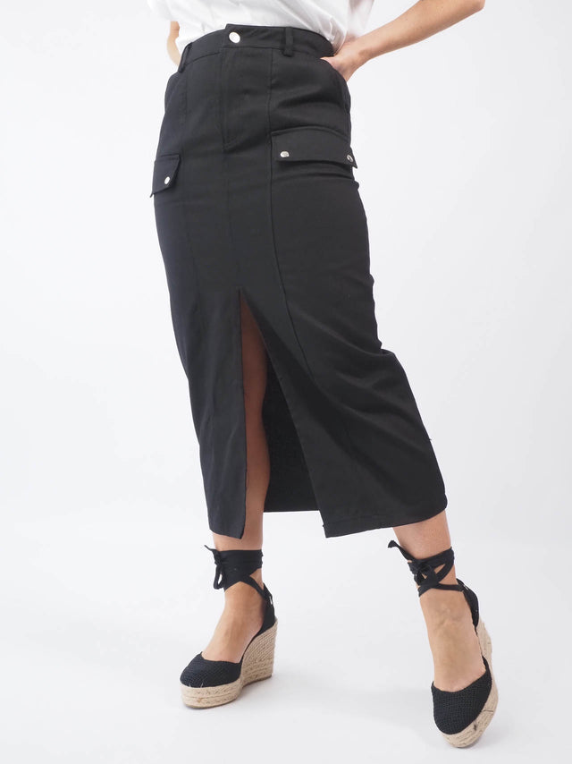Saia com Bolsos: Como Usar a Saia Preta Midi e Arrasar no Look