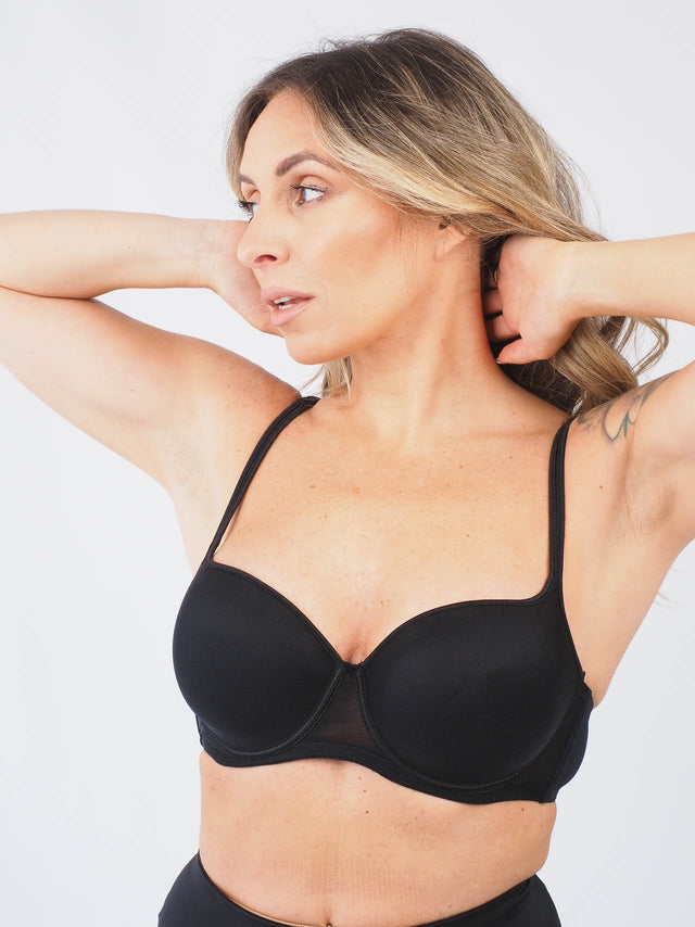 Soutien-gorge à effet réducteur avec armatures
