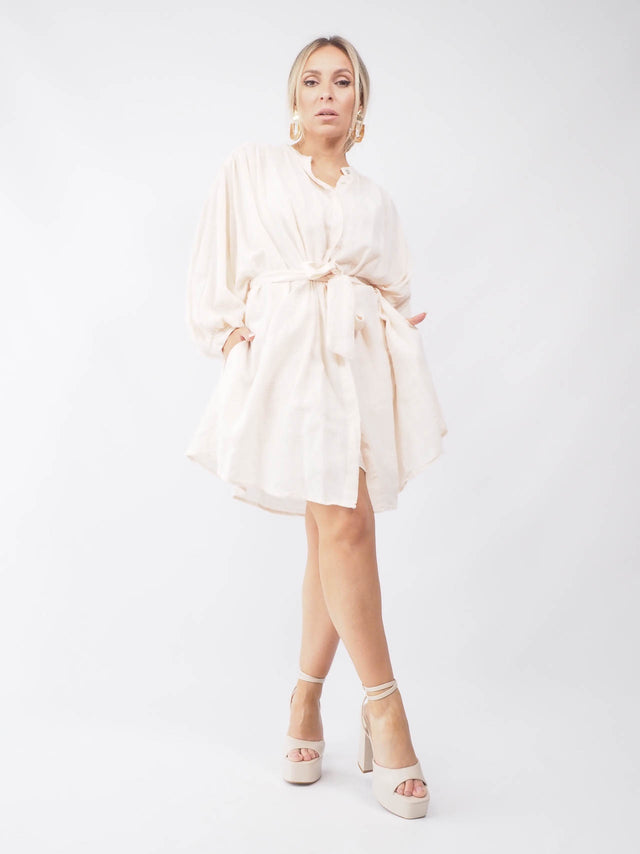 vestido camiseiro curto em algodão para senhora.