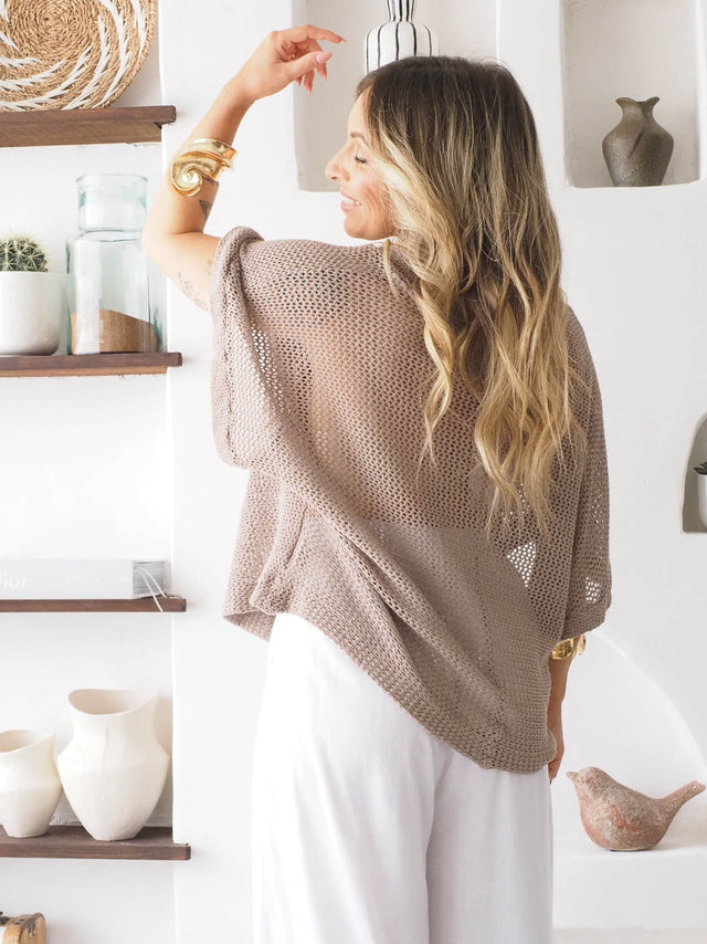 Pull en tricot perforé