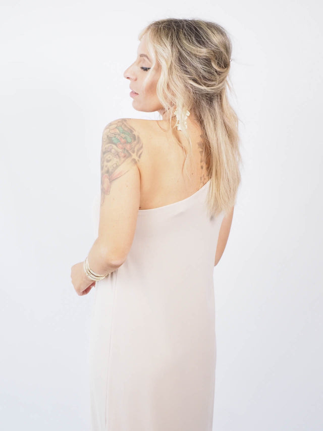 VESTIDO MIDI ASSIMÉTRICO