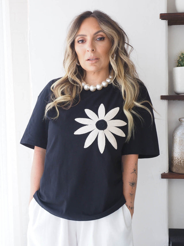 T-Shirt Flor Bordada