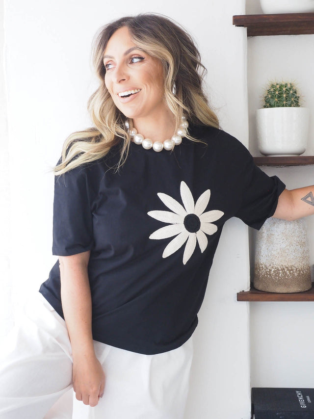 T-Shirt Flor Bordada