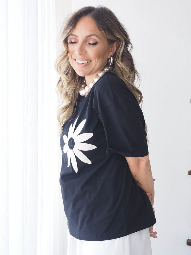 T-Shirt Flor Bordada