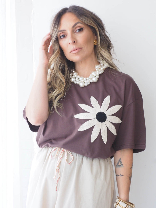 T-Shirt Flor Bordada