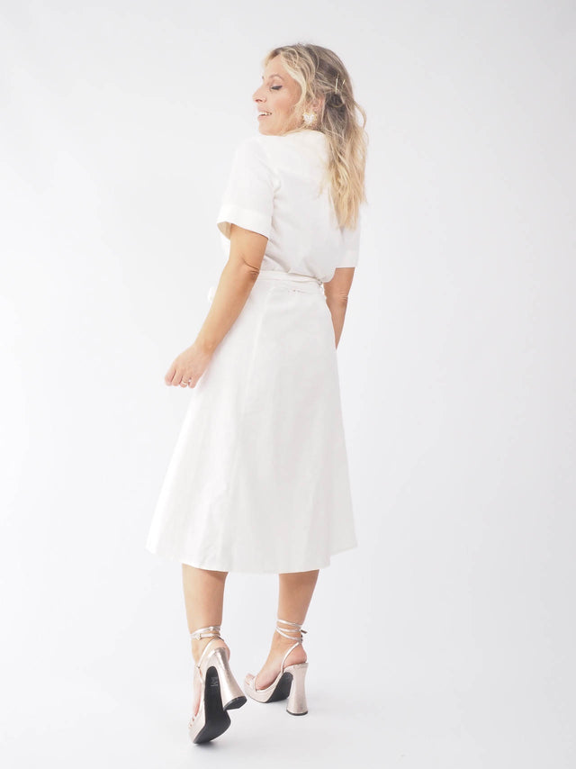 O vestido midi é uma opção versátil e elegante para qualquer ocasião