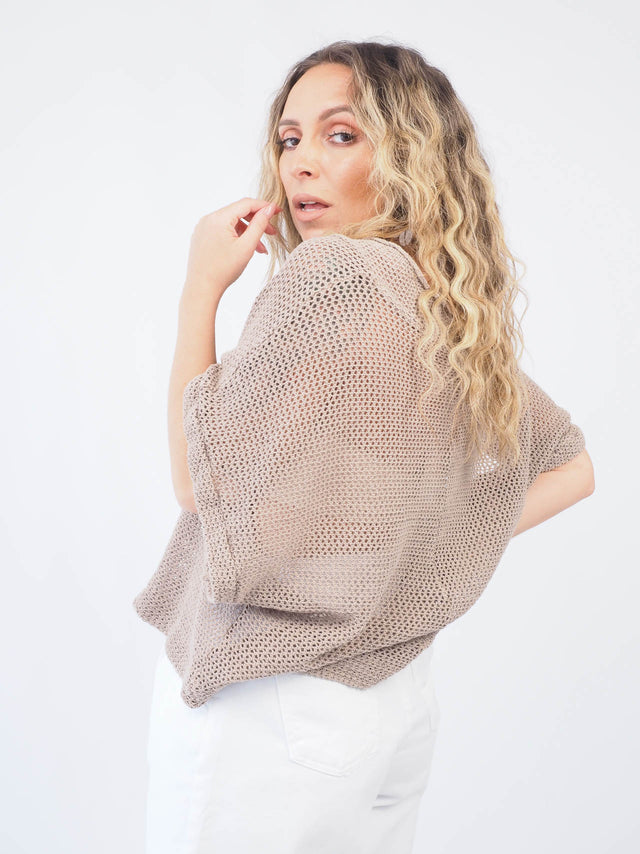 Pull en tricot perforé