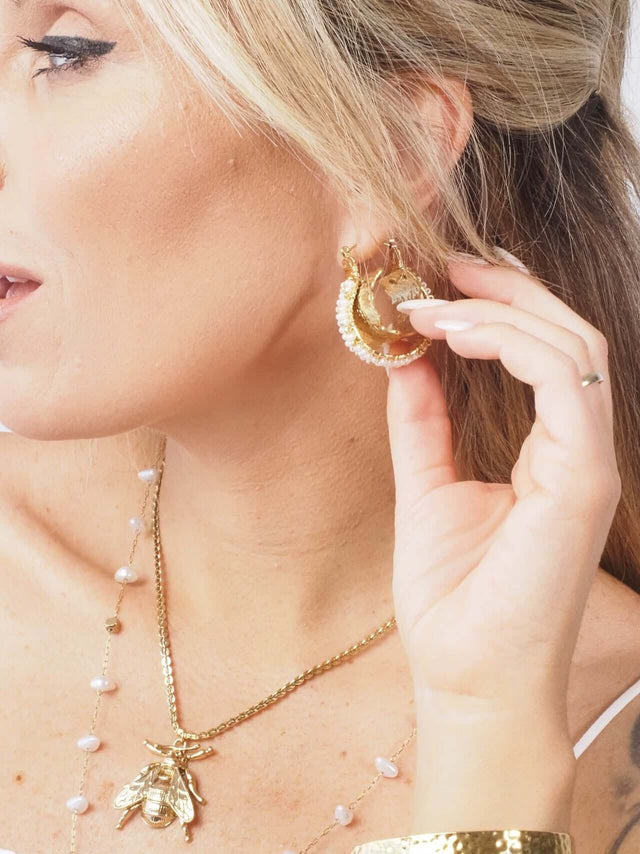 Brincos Elegantes com Detalhe de Missangas: Destaque-se com Estilo