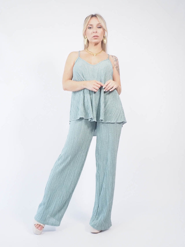 Conforto e movimento: descubra o conjunto de vestuário perfeito para mulheres modernas