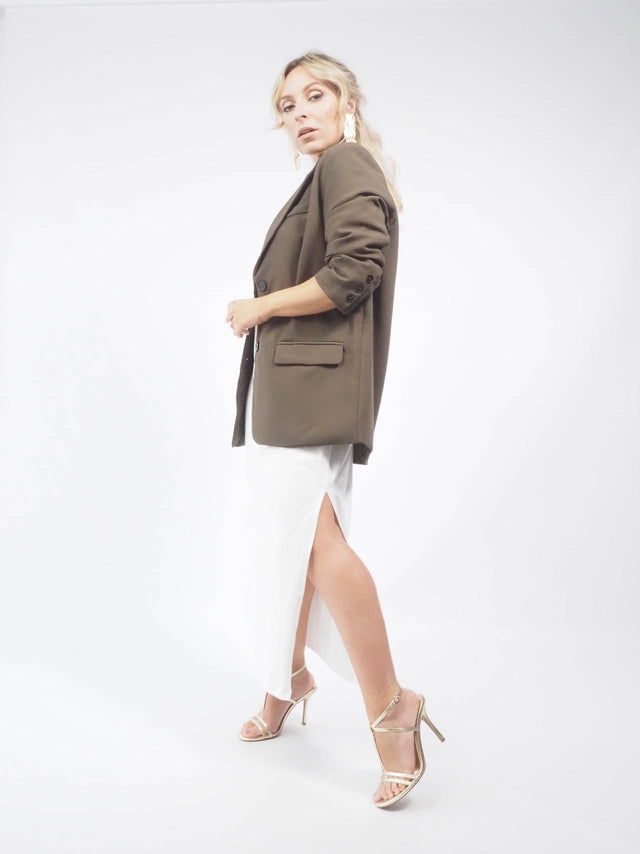 Vestido midi básico em algodão: o item versátil que você precisa ter no guarda-roupa