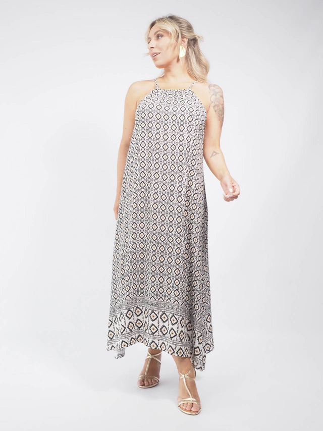 Ajuste perfeito e praticidade: descubra nosso vestido midi com fecho de botão