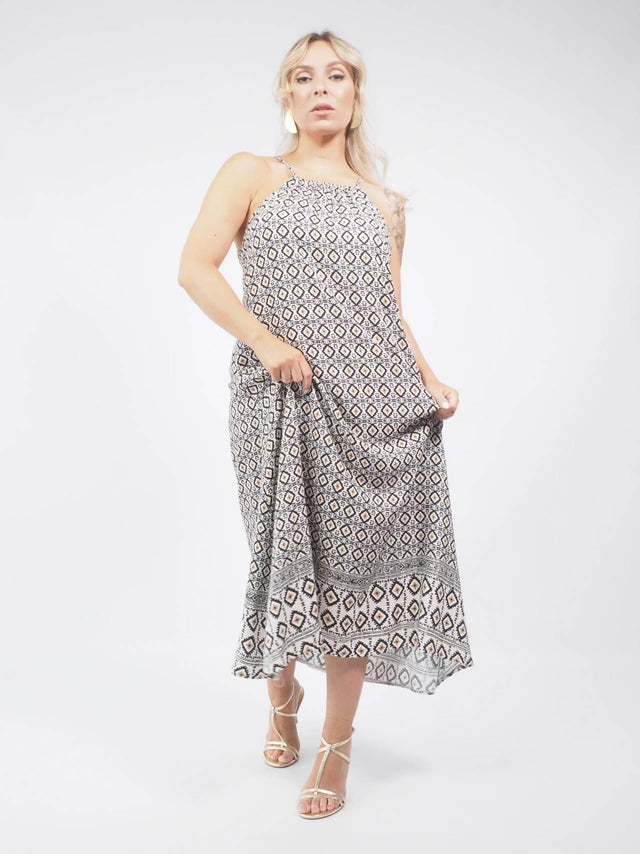 Descubra a versatilidade do vestido midi perfeito para qualquer evento