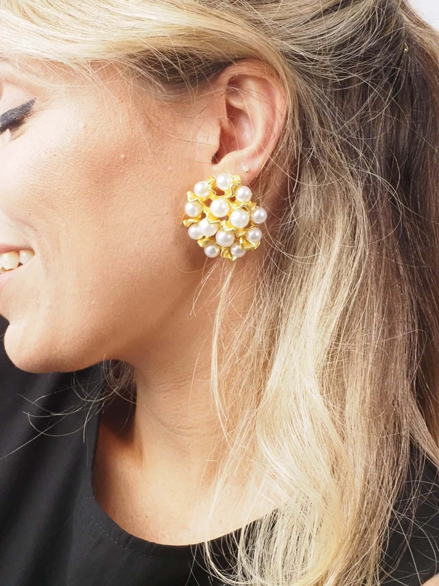 Adicione um toque de glamour ao seu visual com esses brincos deslumbrantes