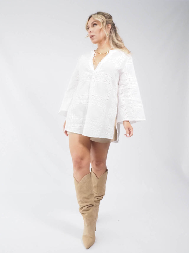 Blusa com bordado: a escolha perfeita para mulheres que adoram se destacar
