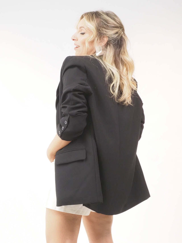 Blazer versátil: a peça essencial para qualquer guarda-roupa feminino