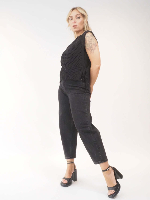 Descubra as calças mom fit perfeitas para mulheres que amam moda