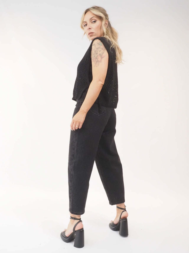 Calças de ganga com perna larga: o must-have para um look fashion