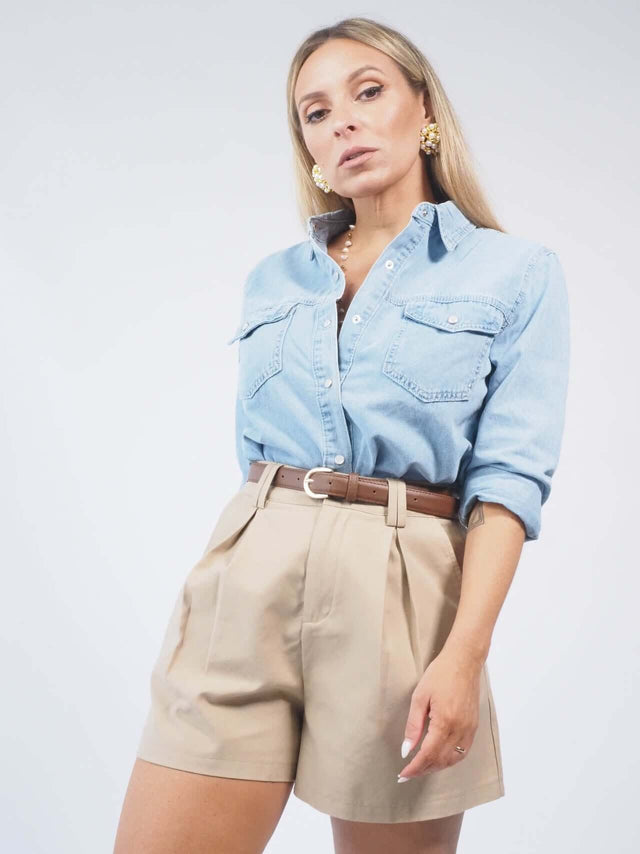 Camisa de ganga: a peça must-have do seu guarda-roupa