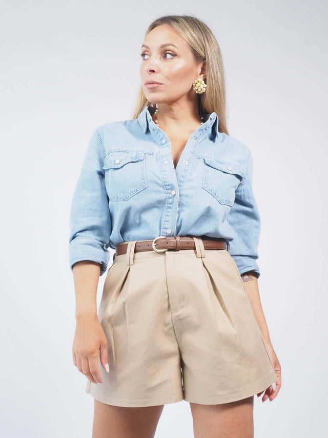 Camisa de ganga: a tendência intemporal que nunca sai de moda