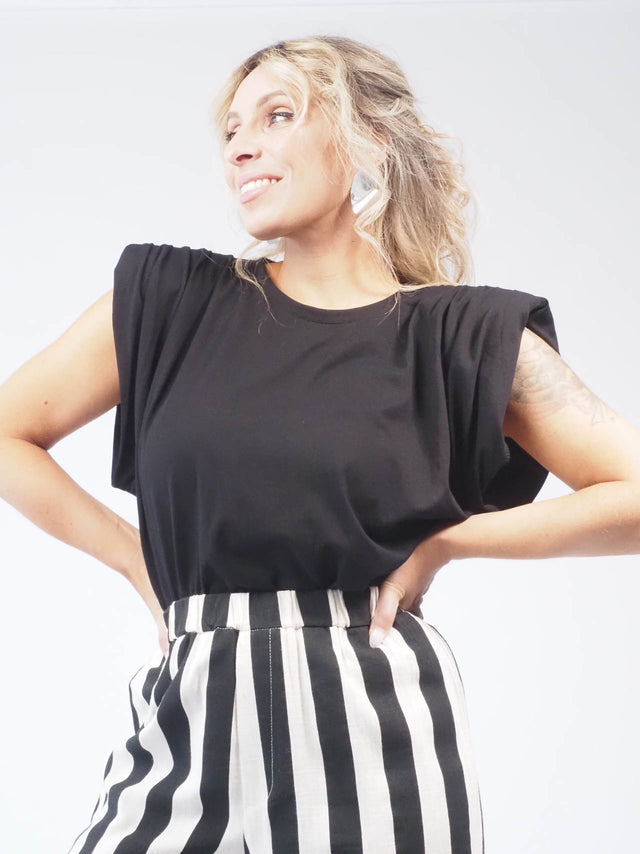 Descubra as t-shirts mulher perfeitas para um look moderno