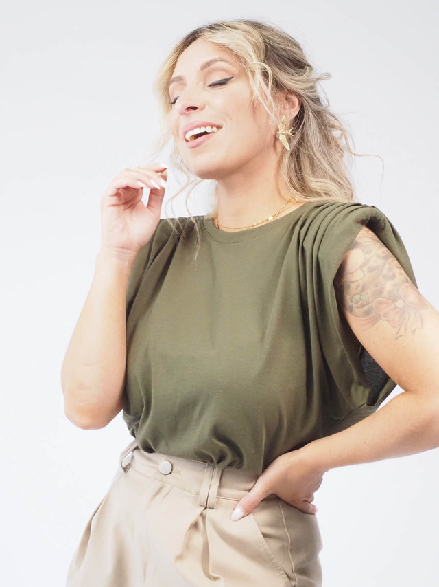Descubra as T-shirts mulher perfeitas para um look moderno!
