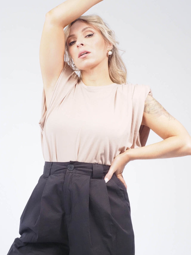 T-shirts mulher: a escolha perfeita para mulheres modernas e estilosas
